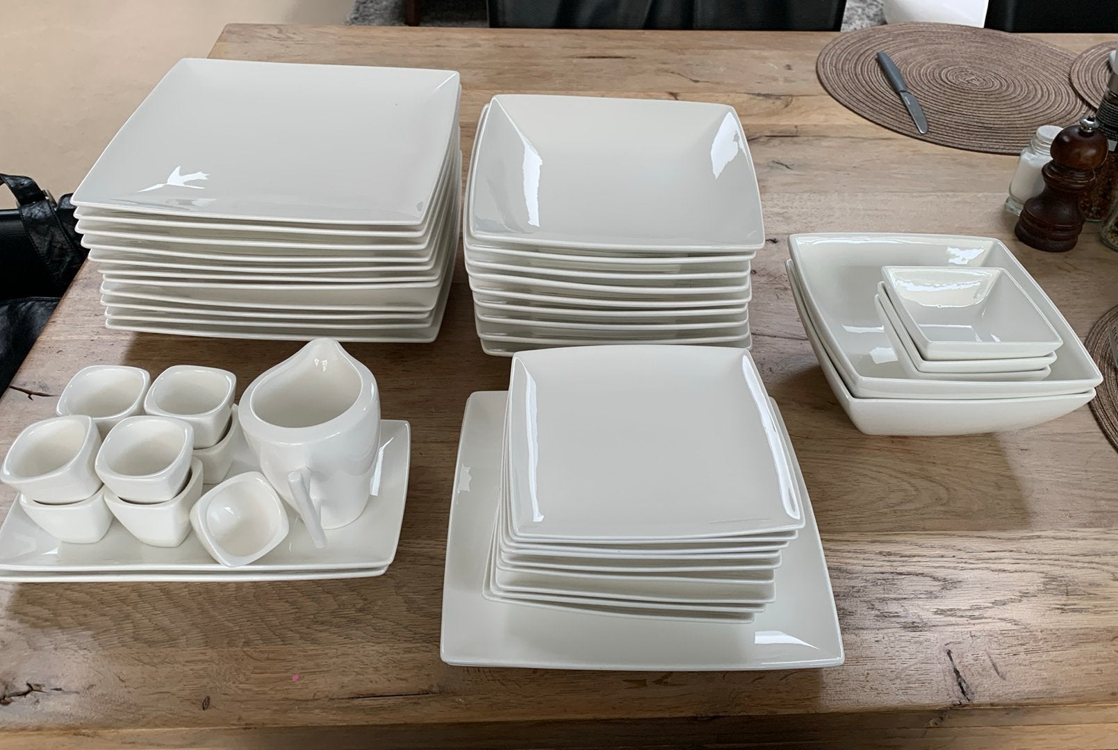 Yong Squito 9 delig servies, Ophalen, Overige stijlen, Bord(en)