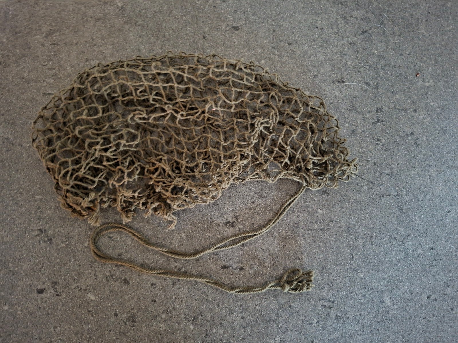 Vintage helm net - Militair camouflage net, Ophalen of Verzenden, Gebruikt