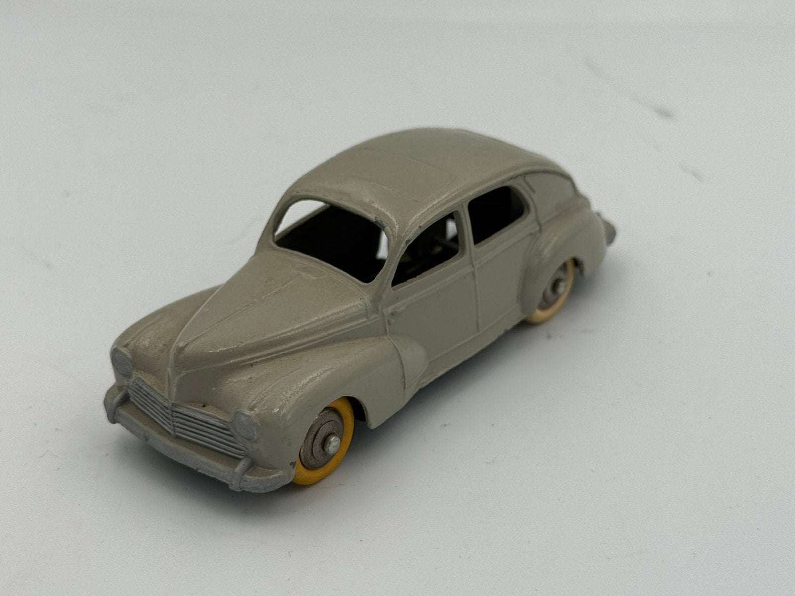 Dinky Toys Peugeot 203 made in France, Hobby en Vrije tijd, Modelauto's | 1:43, Ophalen of Verzenden, Zo goed als nieuw, Auto