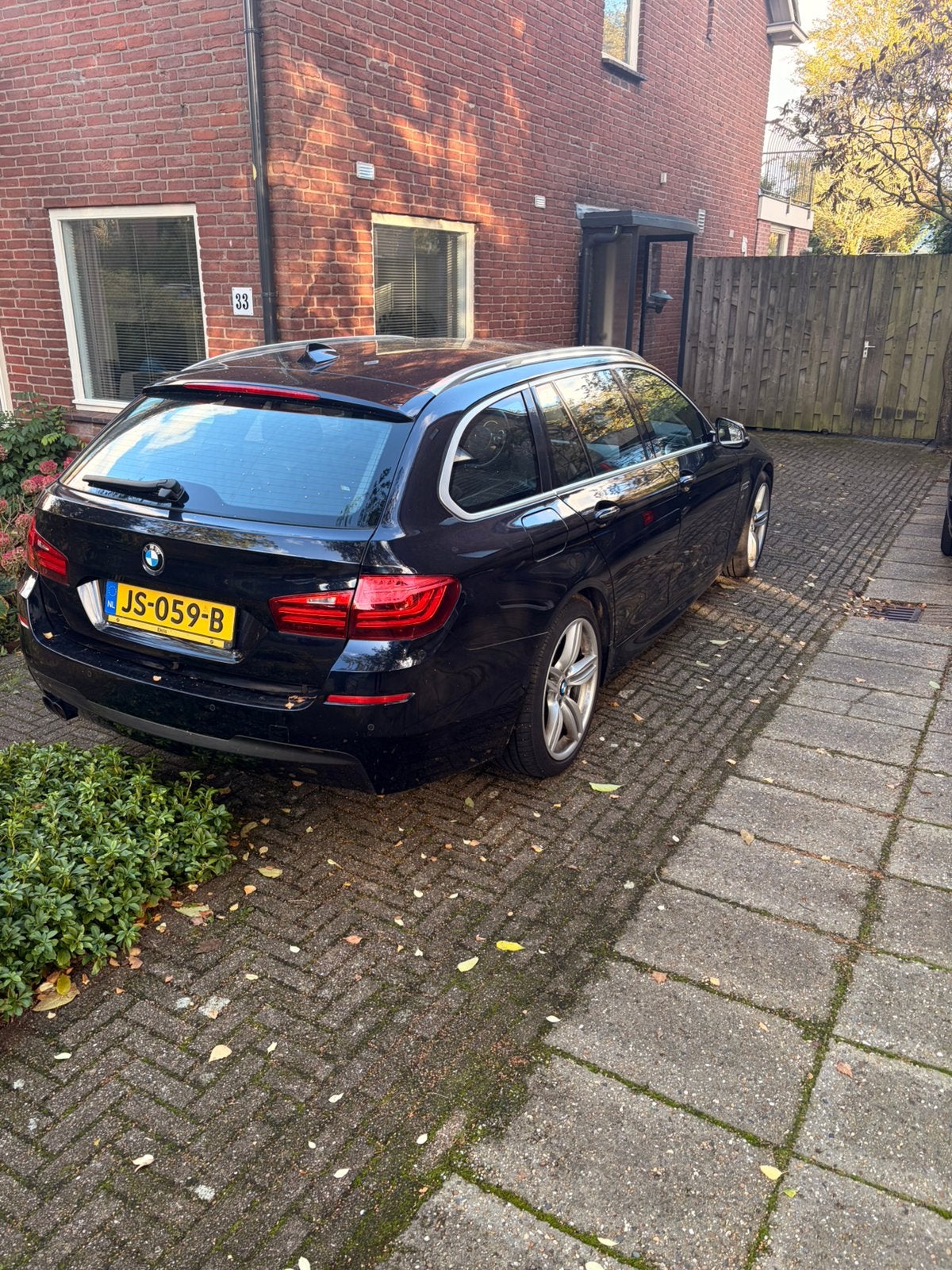 BMW 5-Serie 2.0 520D Touring AUT 2016 Zwart, Automaat, Achterwielaandrijving, 1995 cc, 2000 kg