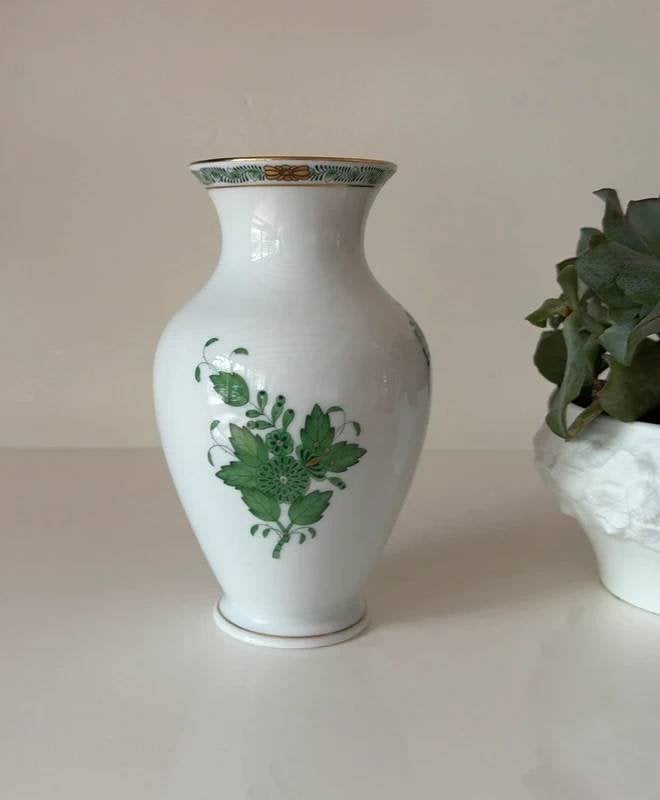 Herend Apponyi green vaas, Ophalen of Verzenden, Zo goed als nieuw, Porselein, Overige typen