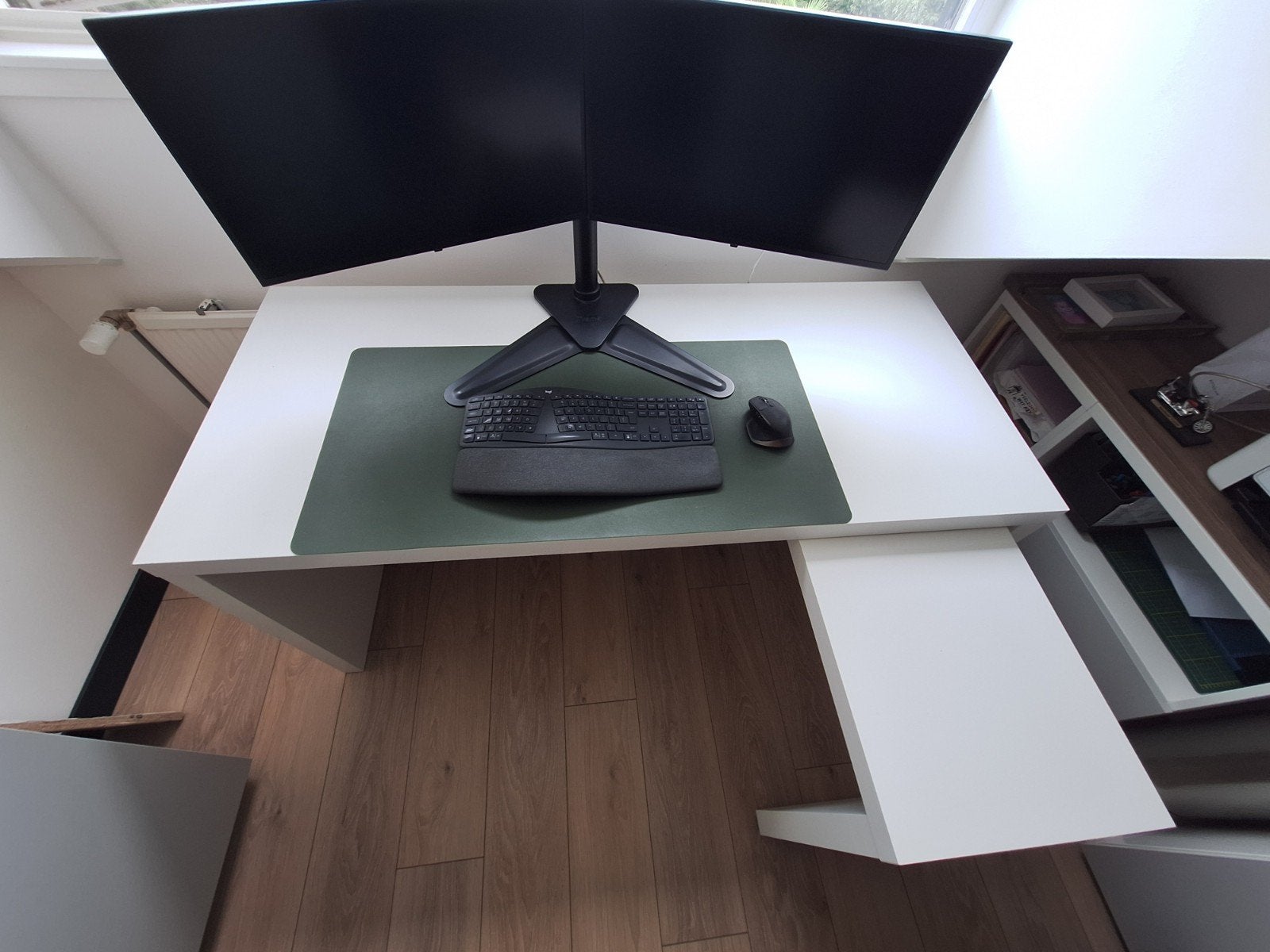 Ikea Malm bureau met uitschuifbaar blad - wit, Ophalen, Scandinavisch, 65 cm, Spaanplaat of MDF