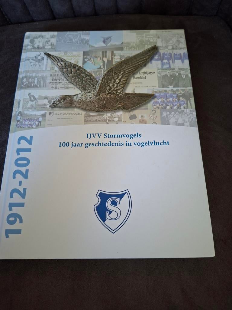 IJVV Stormvogels 1912-2012: 100 jaar geschiedenis, Boeken, Ophalen of Verzenden, Zo goed als nieuw, Onbekend, Balsport
