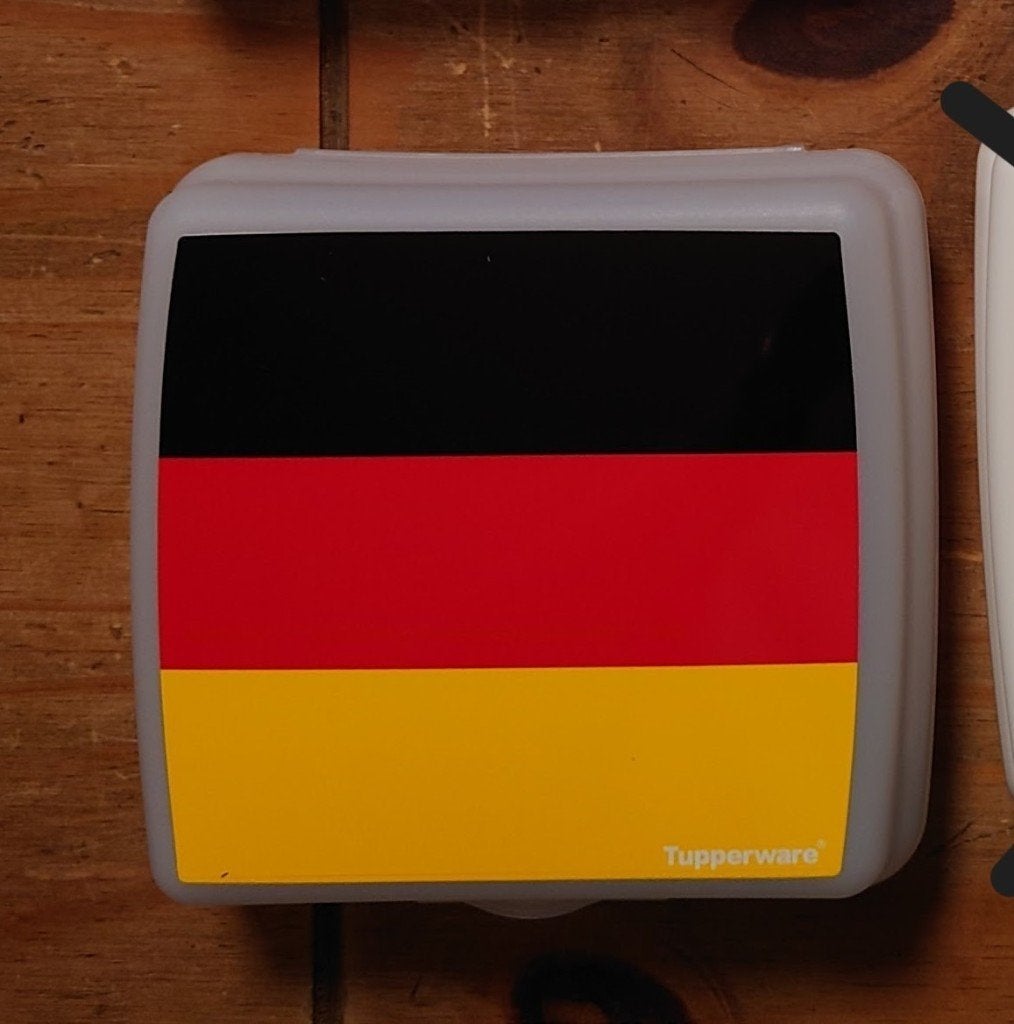 Tupperware Snackie broodtrommel met Duitse vlag NIEUW, Ophalen of Verzenden, Nieuw, Wit, Overige typen