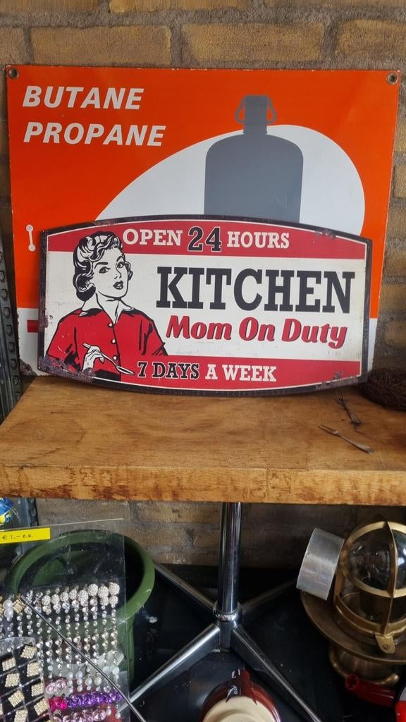 Vintage 'Kitchen Mom On Duty' metalen bord, Ophalen of Verzenden