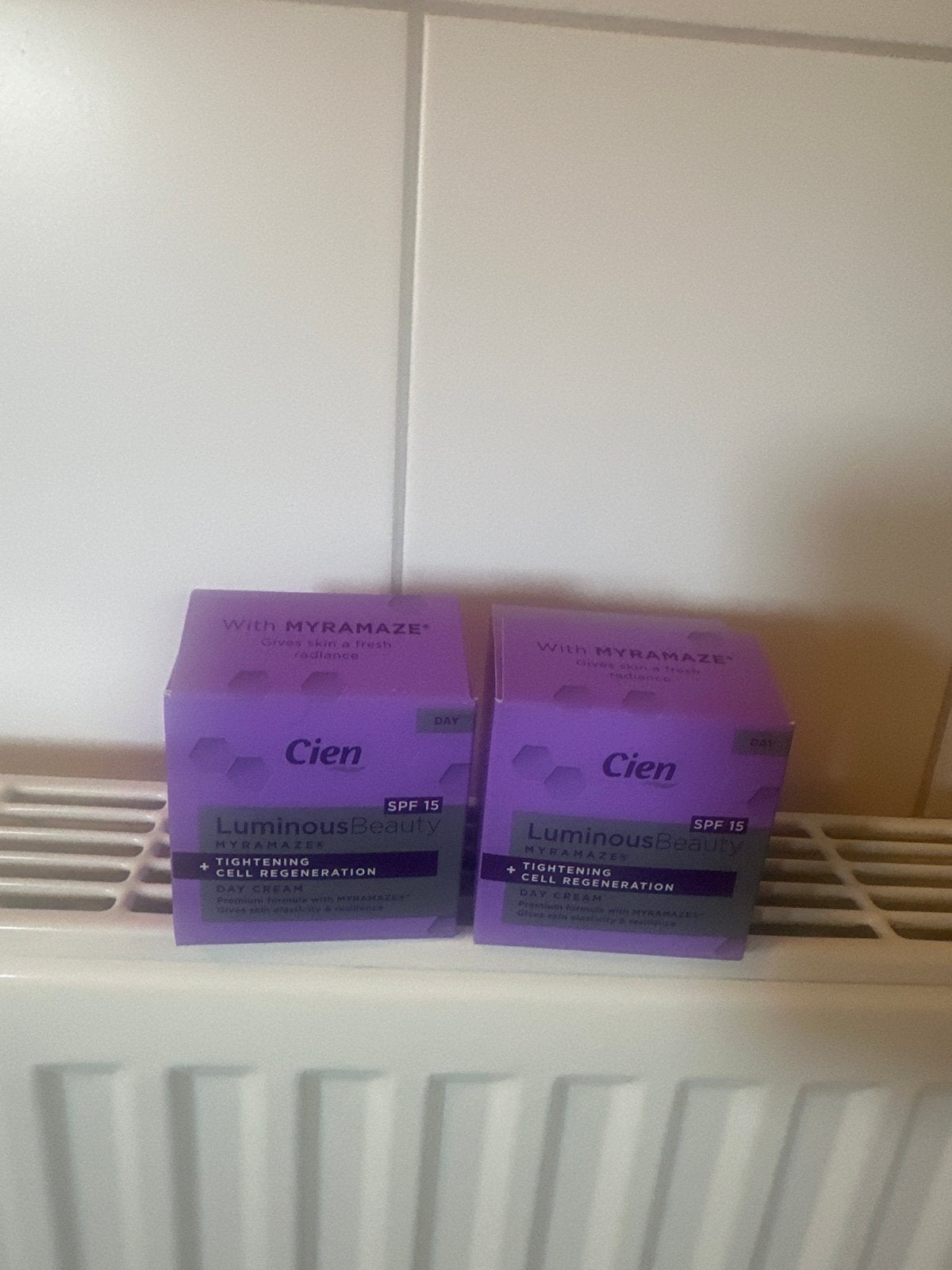Cien LuminousBeauty Dagcrème SPF 15 (2 stuks), Ophalen of Verzenden, Nieuw, Gehele gezicht, Verzorging