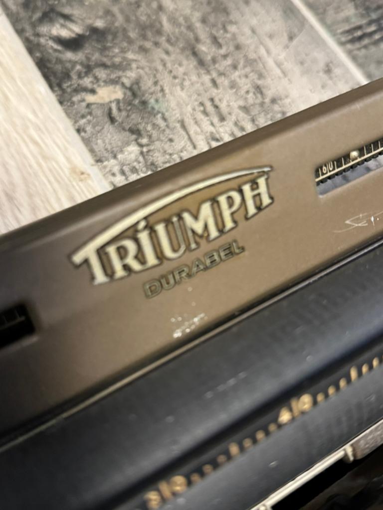 Oude triumph typemachine, Ophalen of Verzenden