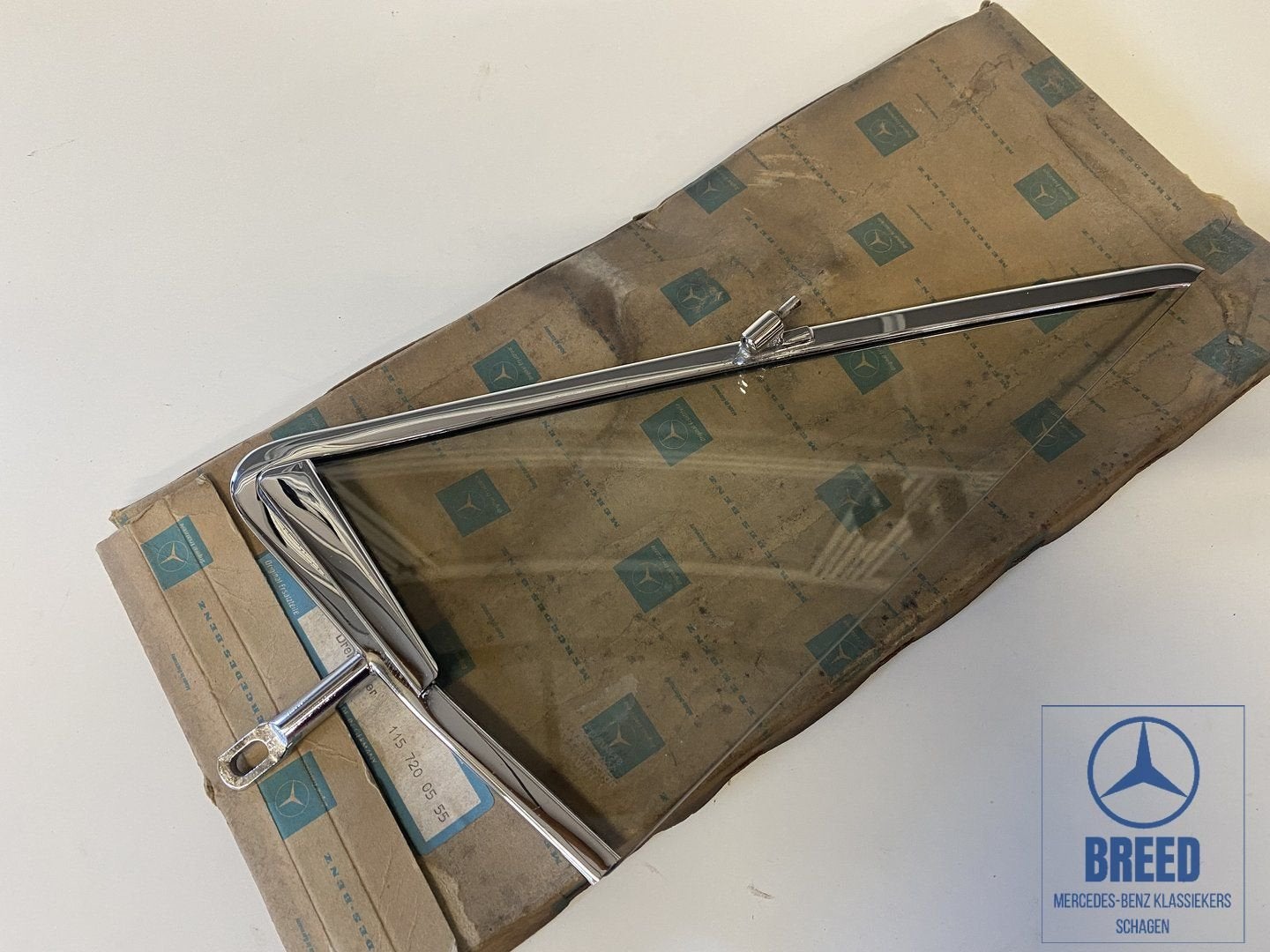 NOS draairaam links voor Mercedes-Benz W114 W115 /8, -, Nieuw, Ophalen of Verzenden, -