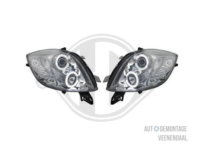 Koplampset links + rechts van een Toyota Yaris, -, -, Nieuw, Ophalen of Verzenden