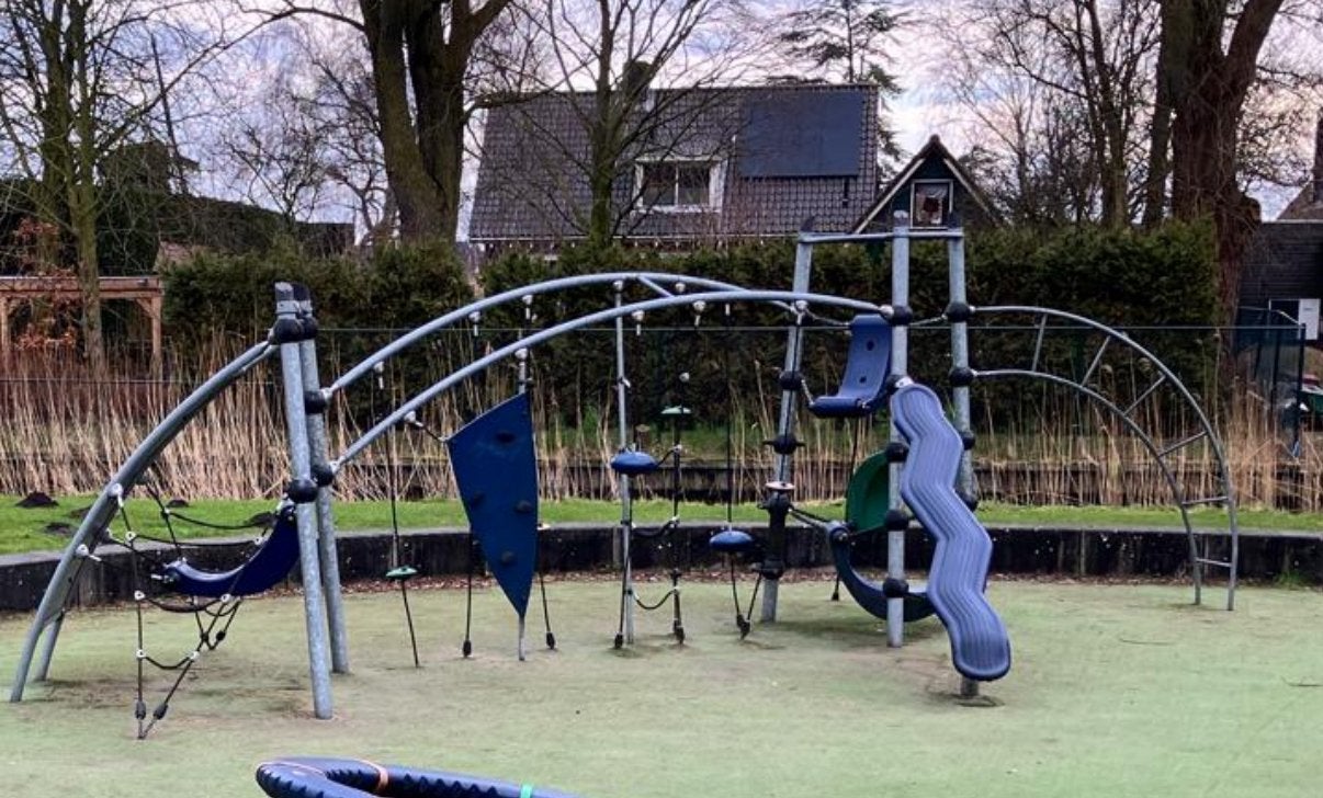 Professioneel speeltoestel kompan, Kinderen en Baby's, Speelgoed | Buiten | Speeltoestellen, Ophalen of Verzenden, Gebruikt
