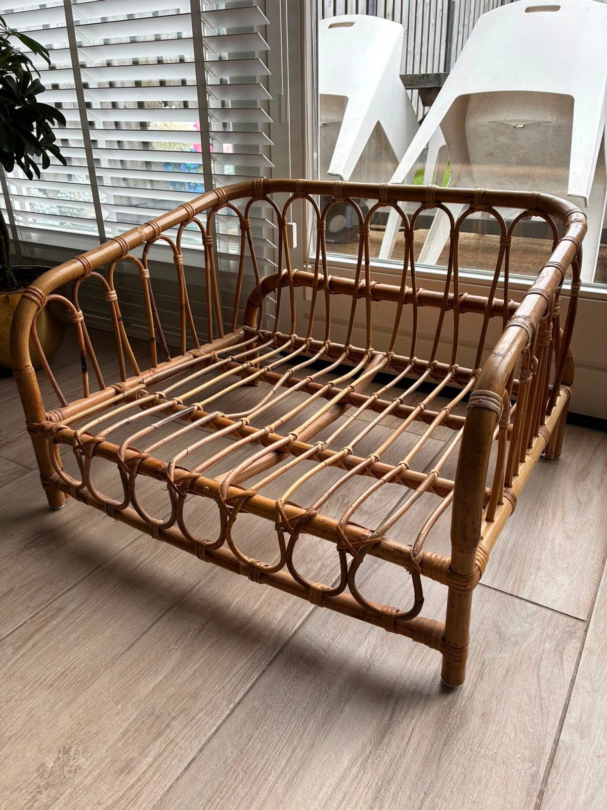 Mand bamboe, Dieren en Toebehoren, Hondenbenches, Ophalen