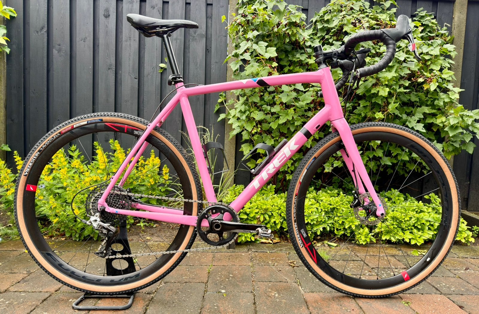 Trek Crockett Disc 58-Pink Frosting–SRAM Rival–Fulcrum wiel, 28 inch, Zo goed als nieuw, 57 tot 61 cm, Meer dan 20 versnellingen