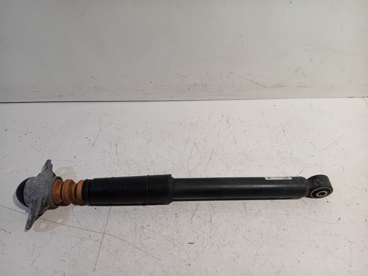 Schokbreker links achter Volkswagen Scirocco, Onderdelen@venauto.nl, Van der Ven Autorecycling B.V., Gebruikt, Ettenseweg 76, 4706 PB Roosendaal, The Netherlands