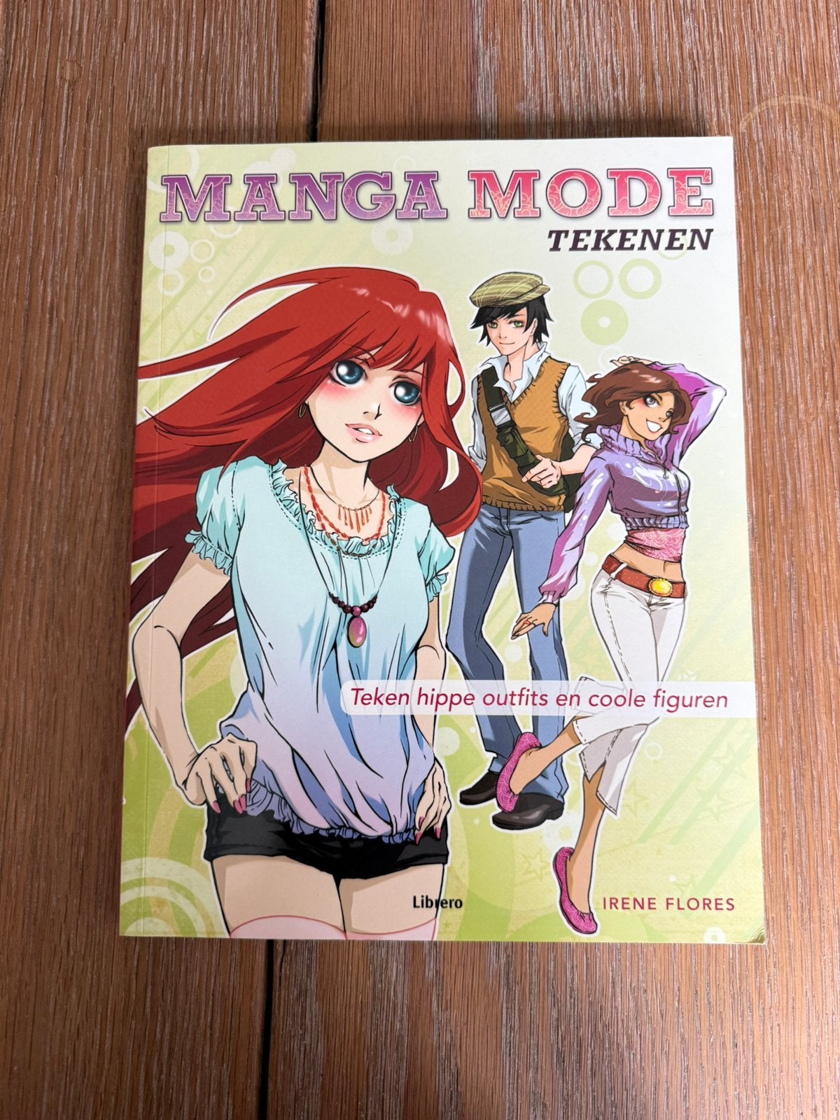 Tekenboek Manga mode tekenen van Irene Flores, Ophalen of Verzenden, Zo goed als nieuw, Tekenen en Schilderen, Geschikt voor kinderen