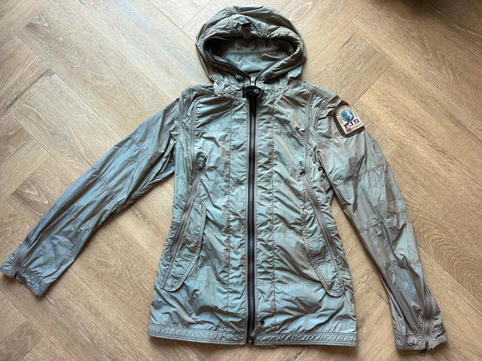 Prachtige speciale Parajumpers windbreaker, Verzenden, Zo goed als nieuw, Maat 36 (S), Overige kleuren