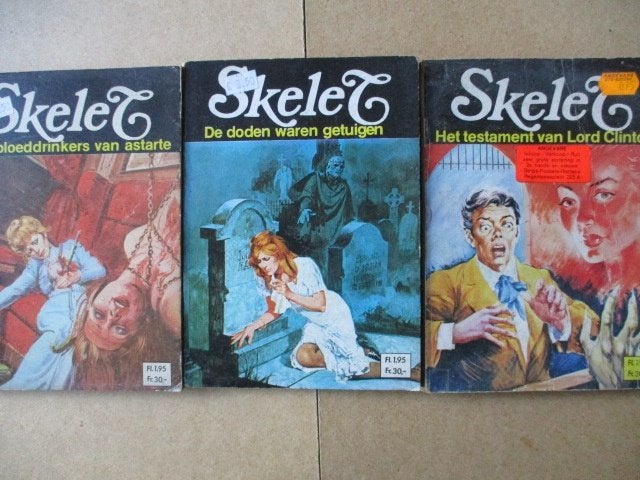 w0481 skelet 3x, Eén stripboek, Ophalen, Gelezen