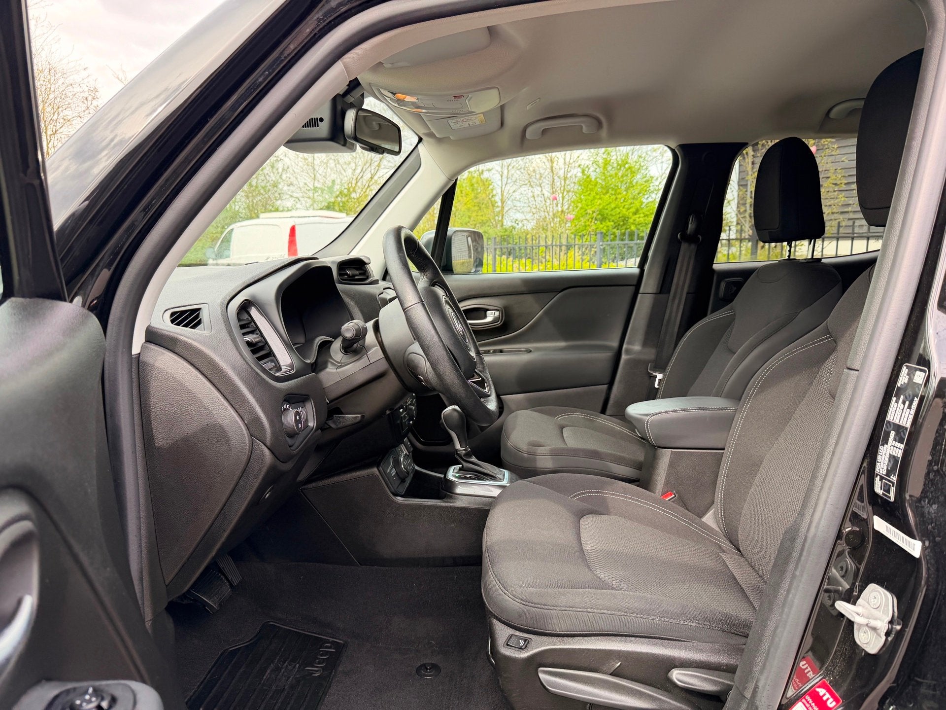 Jeep RENEGADE 4xe AWD 240 Plug-in Hybrid Electric S Automaat, Automaat, Stof, Gebruikt, Zwart