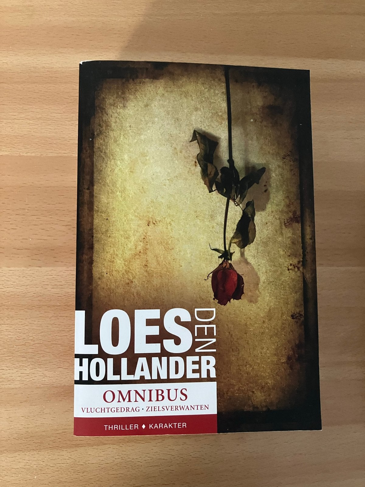 Loes den Hollander Omnibus - Vluchtgedrag & Zielsverwanten, Ophalen of Verzenden, Gelezen, Nederland