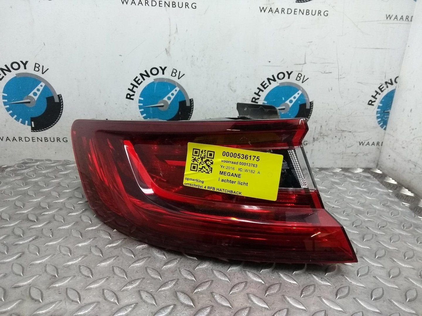 RENAULT MEGANE ACHTERLICHT L 2016, Auto-onderdelen, Ophalen of Verzenden, Gebruikt, Stiba lid