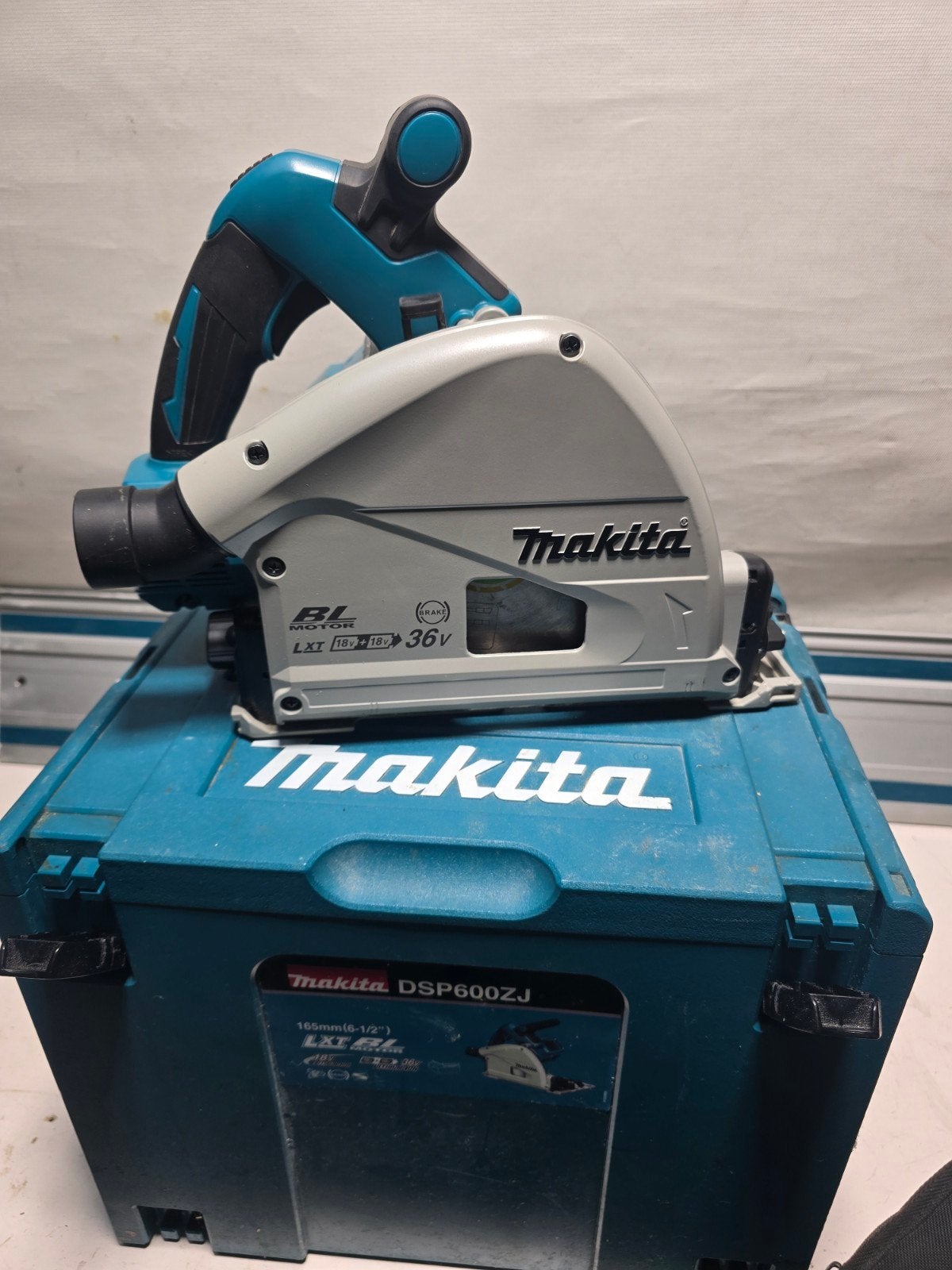Makita DSP600 Accu Invalzaag 165mm + Geleiderail en tas, Makita, Ophalen of Verzenden, N.v.t, N.v.t