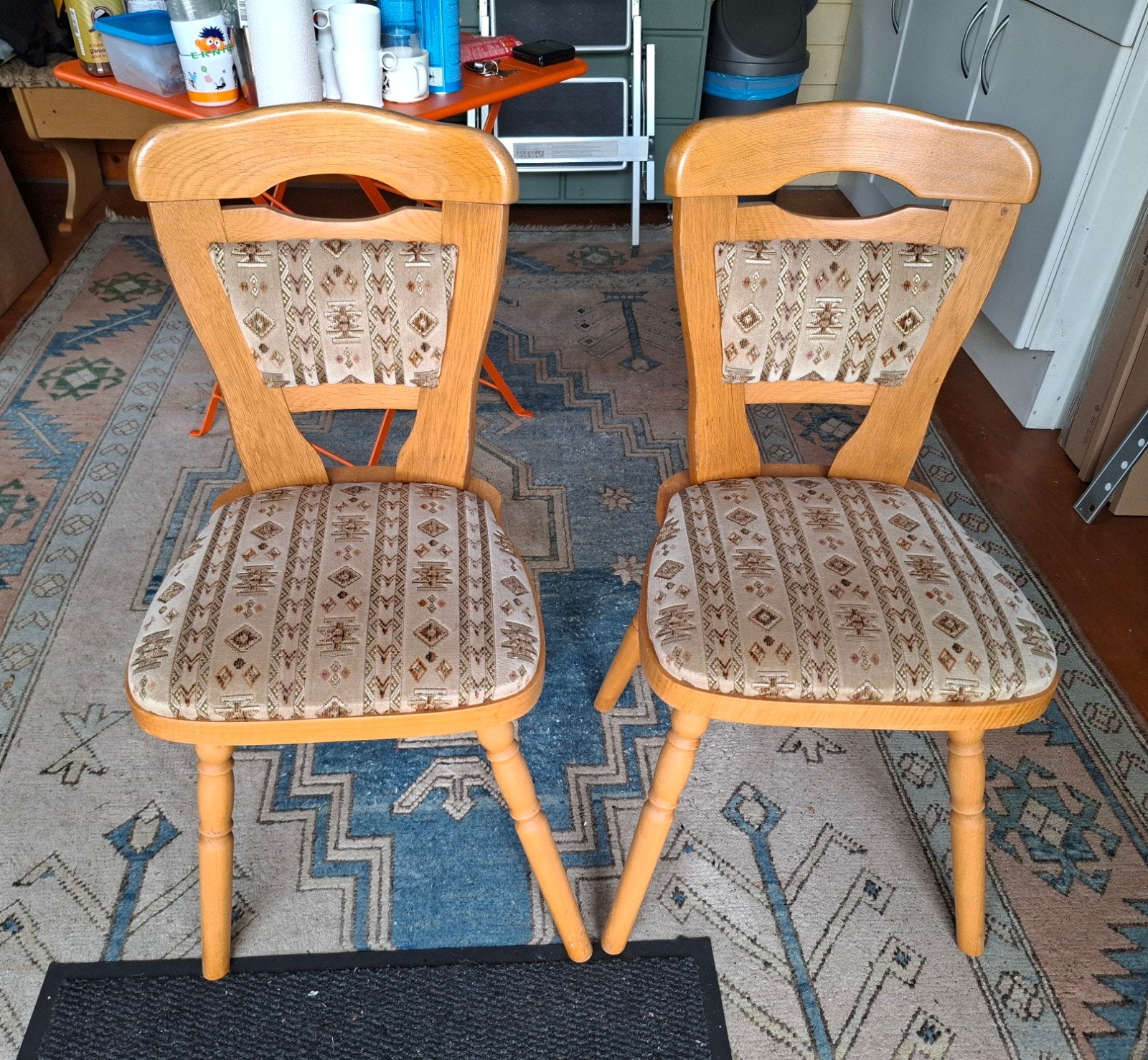 2 zware eiken stoelen gratis, Huis en Inrichting, Stoelen, Ophalen, Gebruikt, Bruin