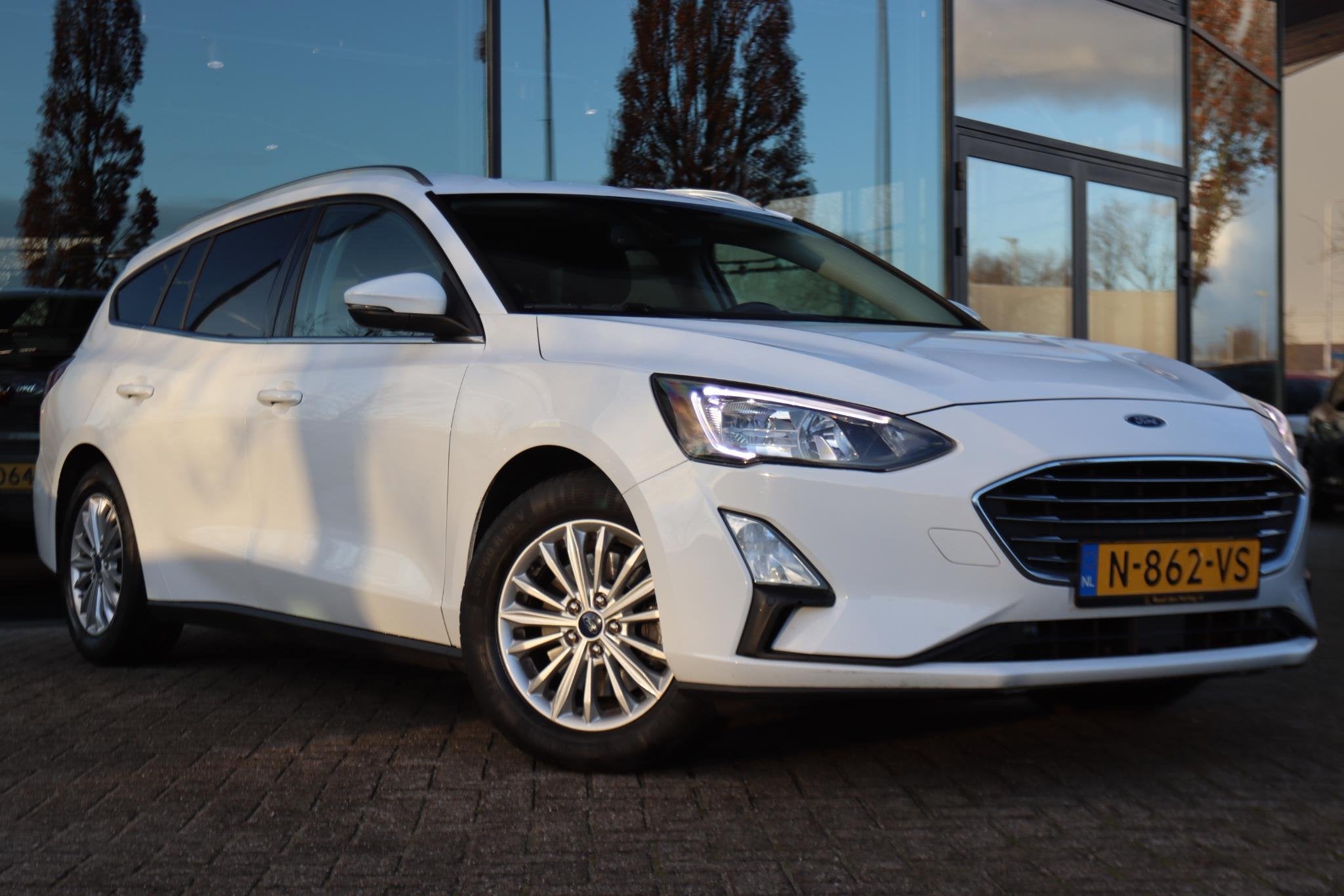 FORD FOCUS WAGON 1.0 ECOBOOST AUT. TITANIUM X BUSINESS | LED, Auto's, 1328 kg, Gebruikt, Euro 6, Wit