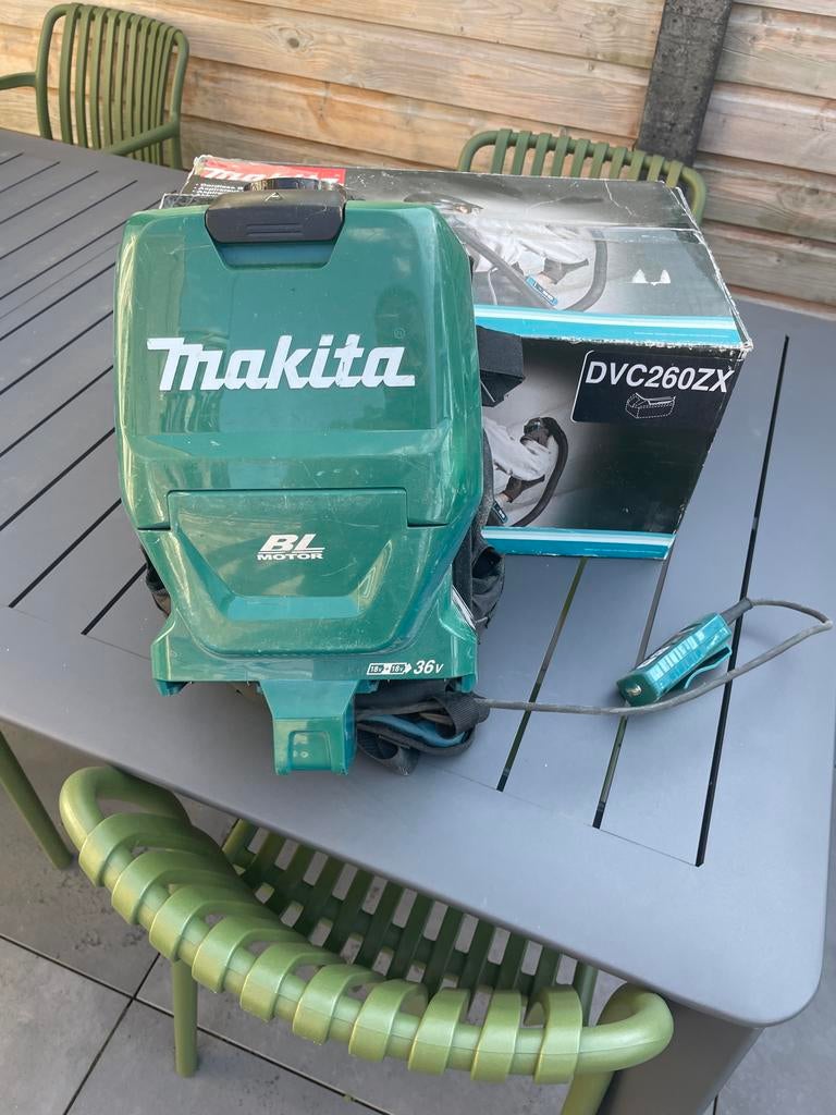 Makita DVC260ZX Accu Rugstofzuiger 36V (2x18V) - Zonder accu, Witgoed en Apparatuur, Stofzuigers, Ophalen of Verzenden, Gebruikt