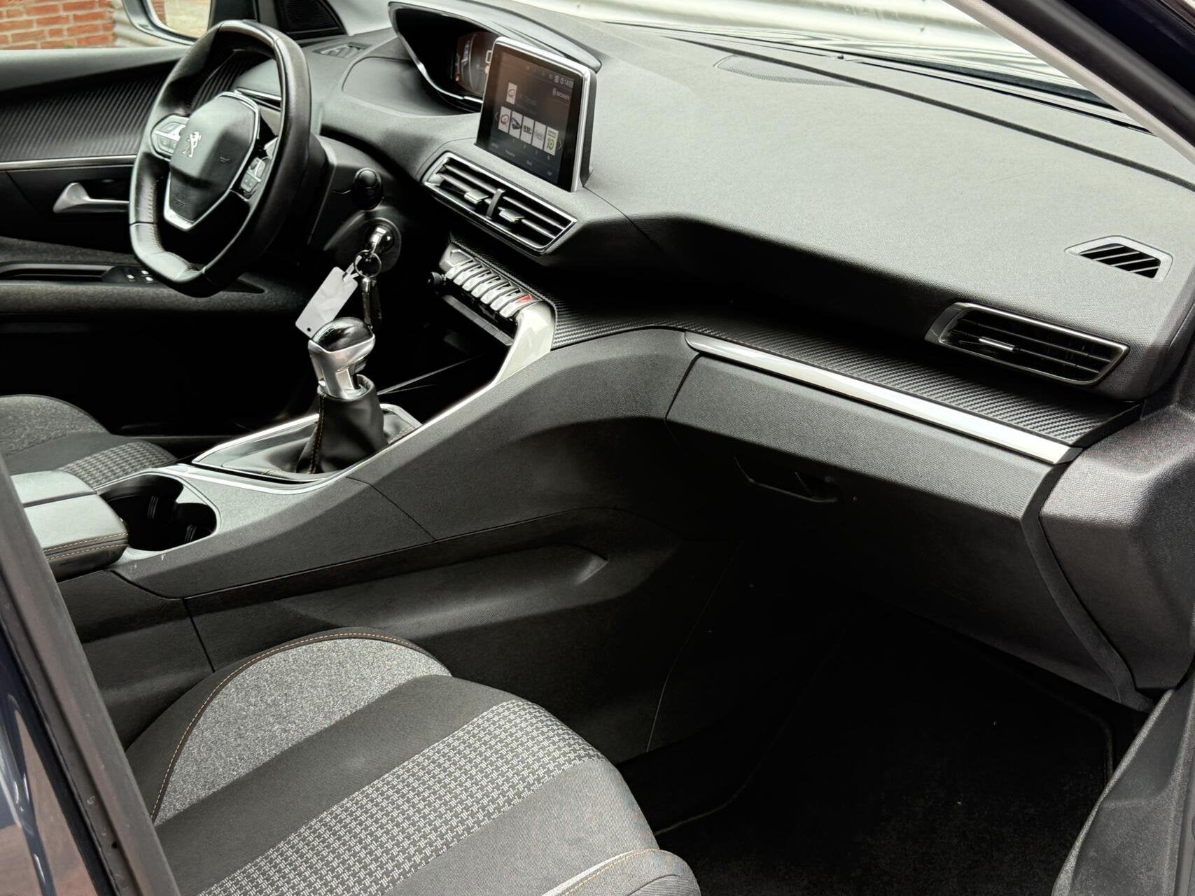 Peugeot 3008 1.2 Cruise Carplay Camera NL Auto Unkiek 78048, Voorwielaandrijving, Parkeersensor, Stof, Gebruikt