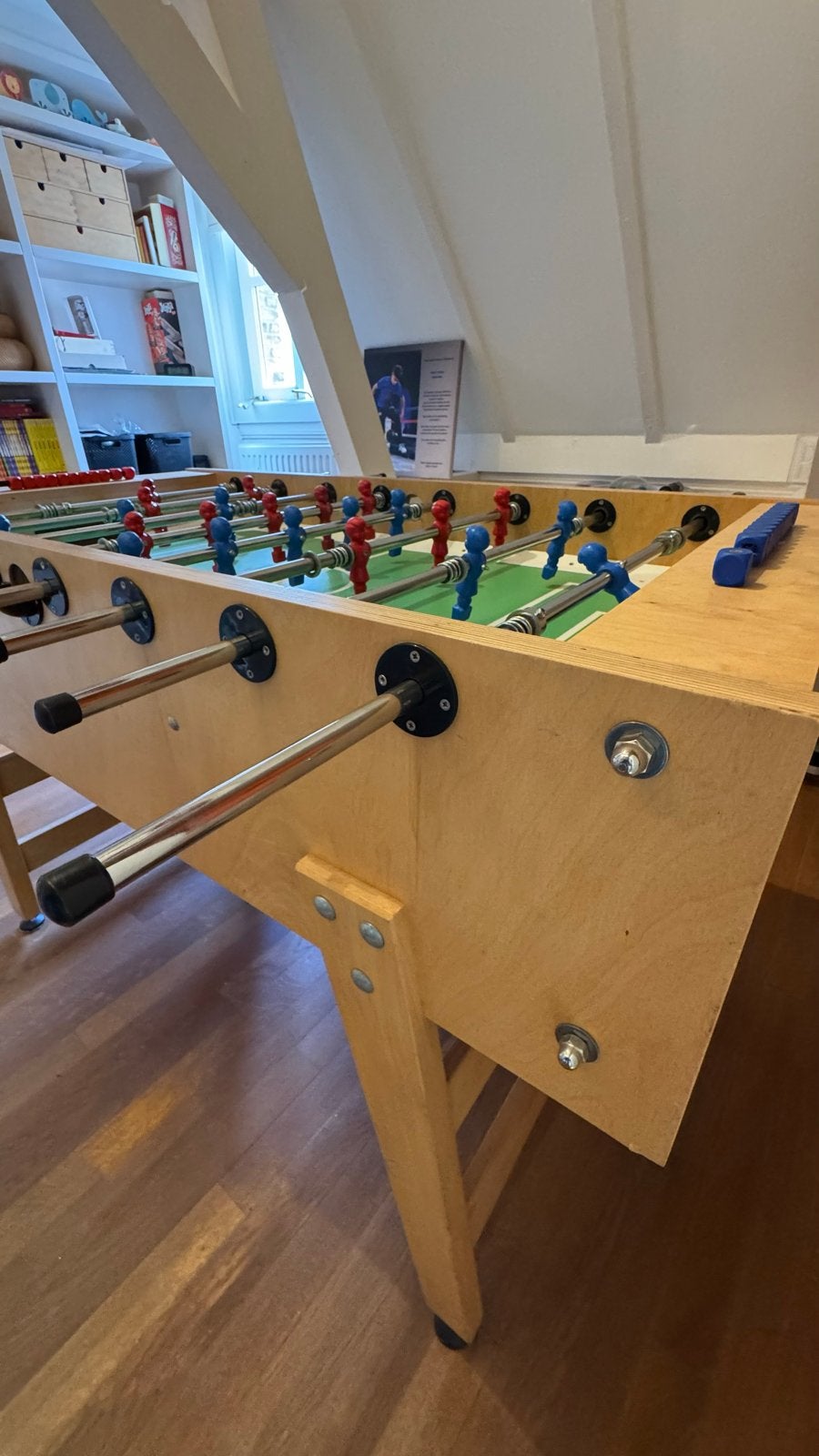 Degelijke voetbaltafel - uren speelplezier!, Kinderen en Baby's, Speelgoed | Voetbaltafels, Ophalen, Gebruikt