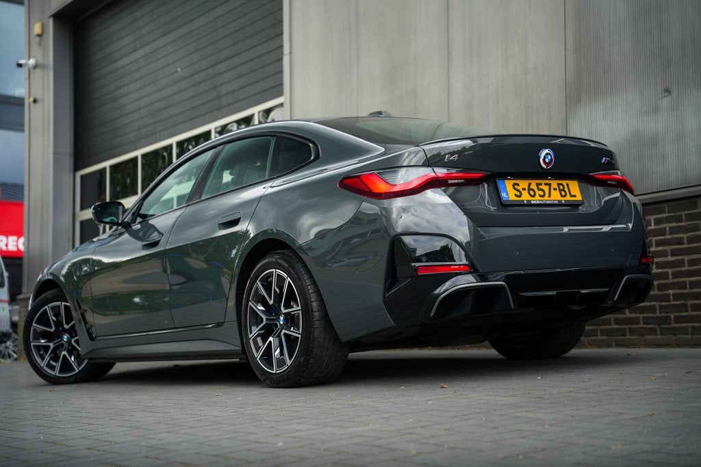 BMW i4 M50 84 kWh 544 pk M-Sportpakket / BTW-Auto/ Dravitgra, Gebruikt, 110 €/maand, Origineel Nederlands, 2190 kg