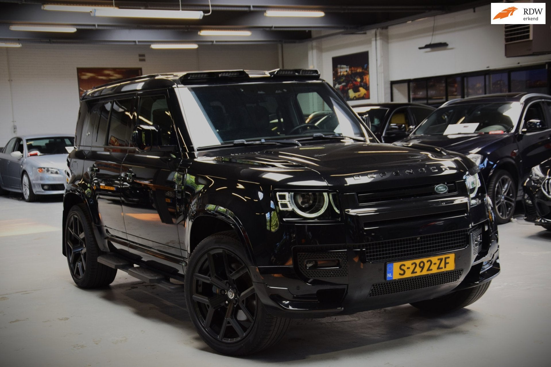 Land Rover Defender 110 2.0 P400e 110 X-Dynamic HSE *Urban*|, Auto's, Land Rover, Automaat, Gebruikt, 4 cilinders, 3000 kg