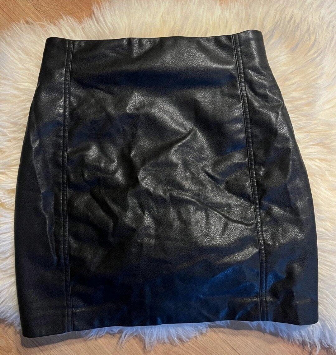 HM mt M nieuw leren rokje 🖤, Maat 38/40 (M), H&M, Zwart, Nieuw