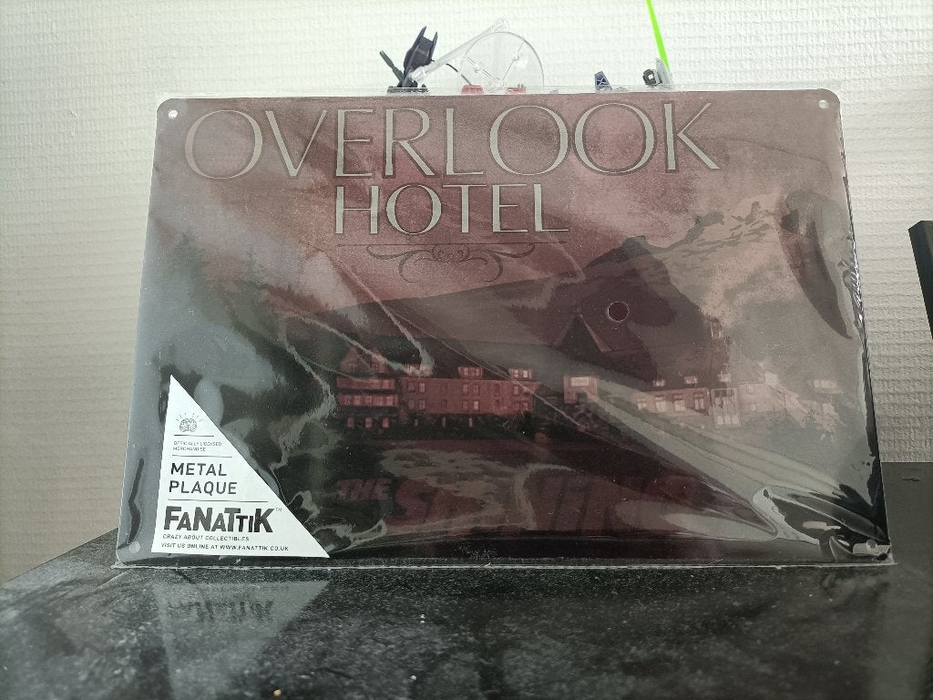 The Shining Overlook Hotel Metalen Plaque - Nieuw, Rechthoekig Liggend, Nieuw, Ophalen of Verzenden, A1 t/m A3