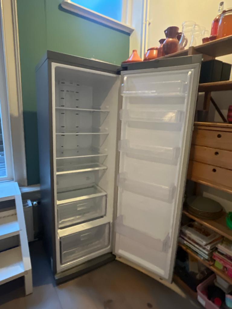 Samsung No Frost koelkast- Zilver, Zeer Goede Staat, Ophalen, Zonder vriesvak, 200 liter of meer, 60 cm of meer