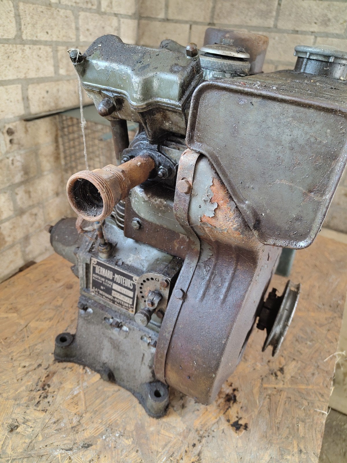 Bernard Moteur W110 4 pk, Doe-het-zelf en Verbouw, Ophalen, Gebruikt, Benzinemotor, 1800 rpm of meer