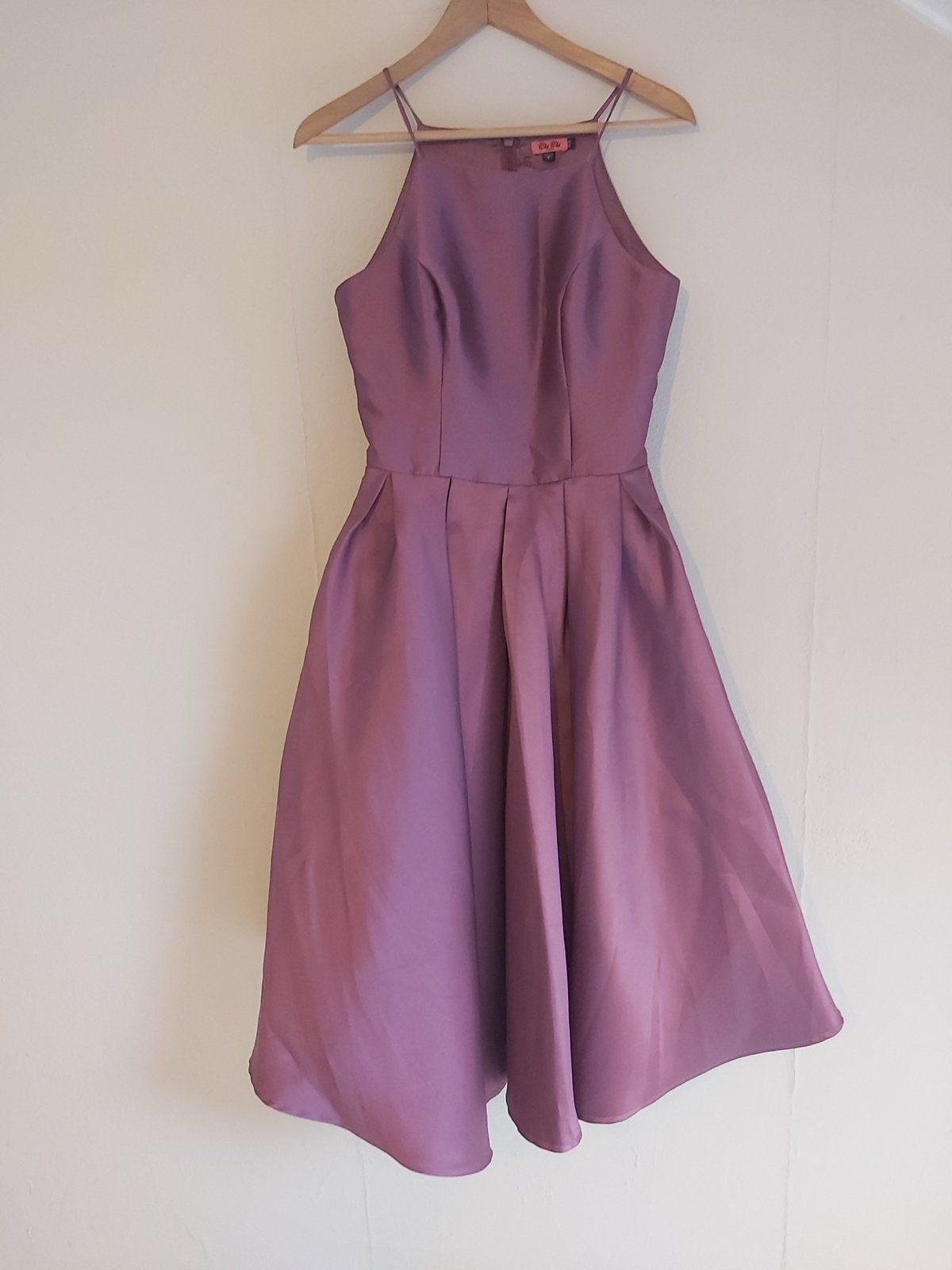 Prachtige aubergine/paarse chi chi london jurk maat 36, Kleding | Dames, Jurken, Paars, Ophalen of Verzenden, Zo goed als nieuw