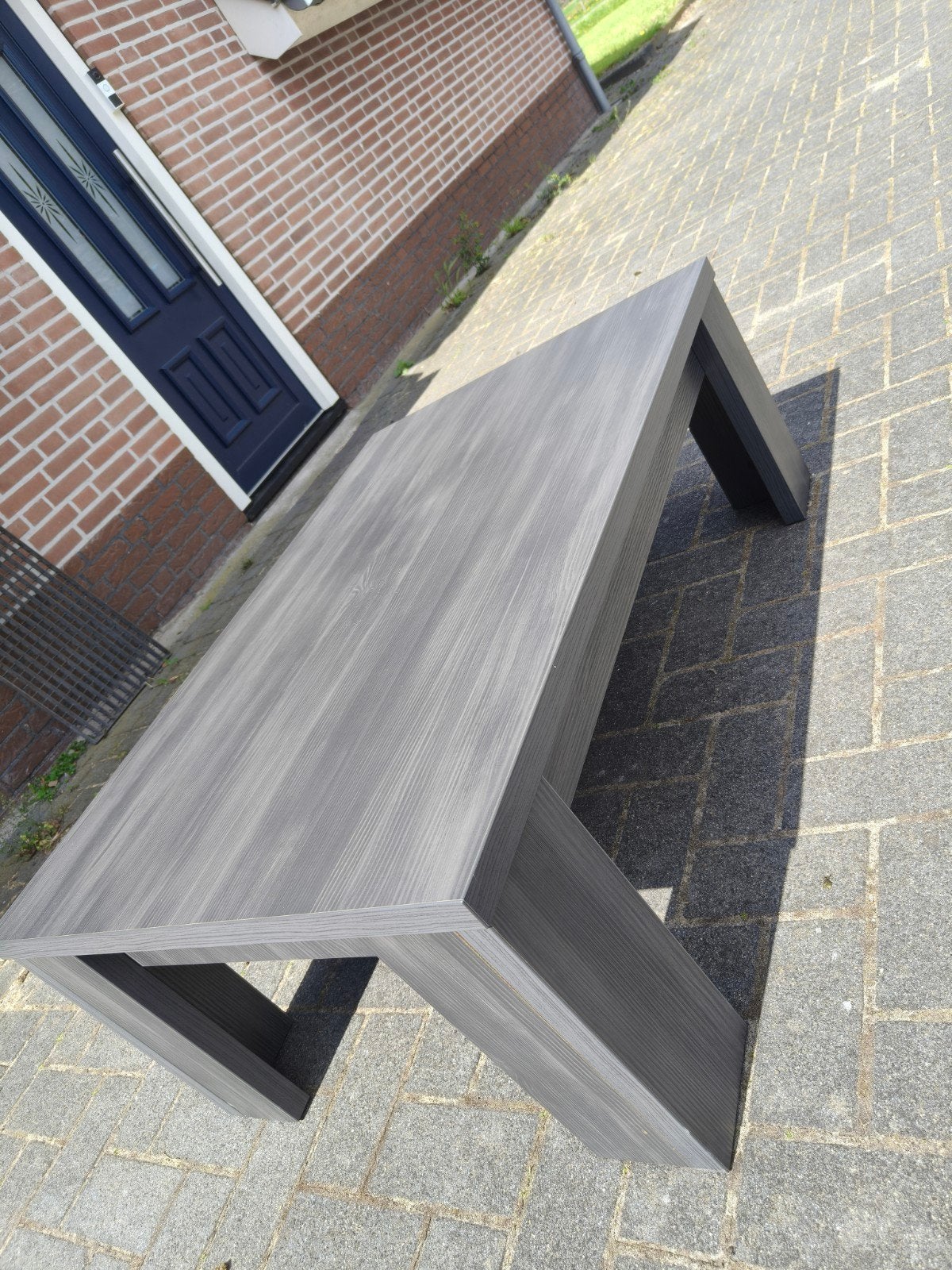 Moderne salontafel in grijze houtlook, Gebruikt, 100 tot 150 cm, Modern, minimalistisch, Overige houtsoorten