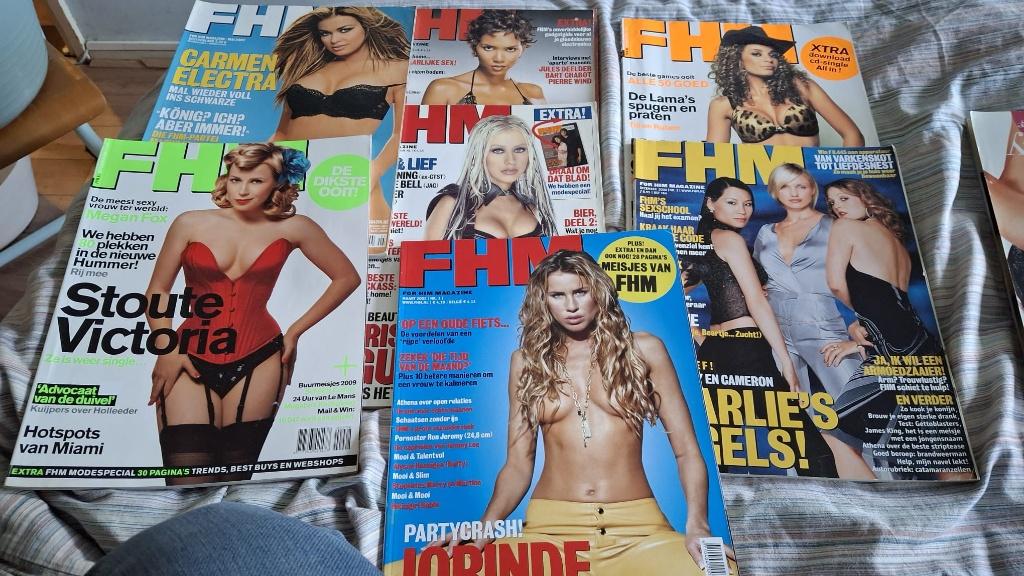 7 FHM's Carmen Electra, Victoria Koblenko, Fajah Lourens, Boeken, Ophalen of Verzenden, Gelezen, Muziek, Film of Tv