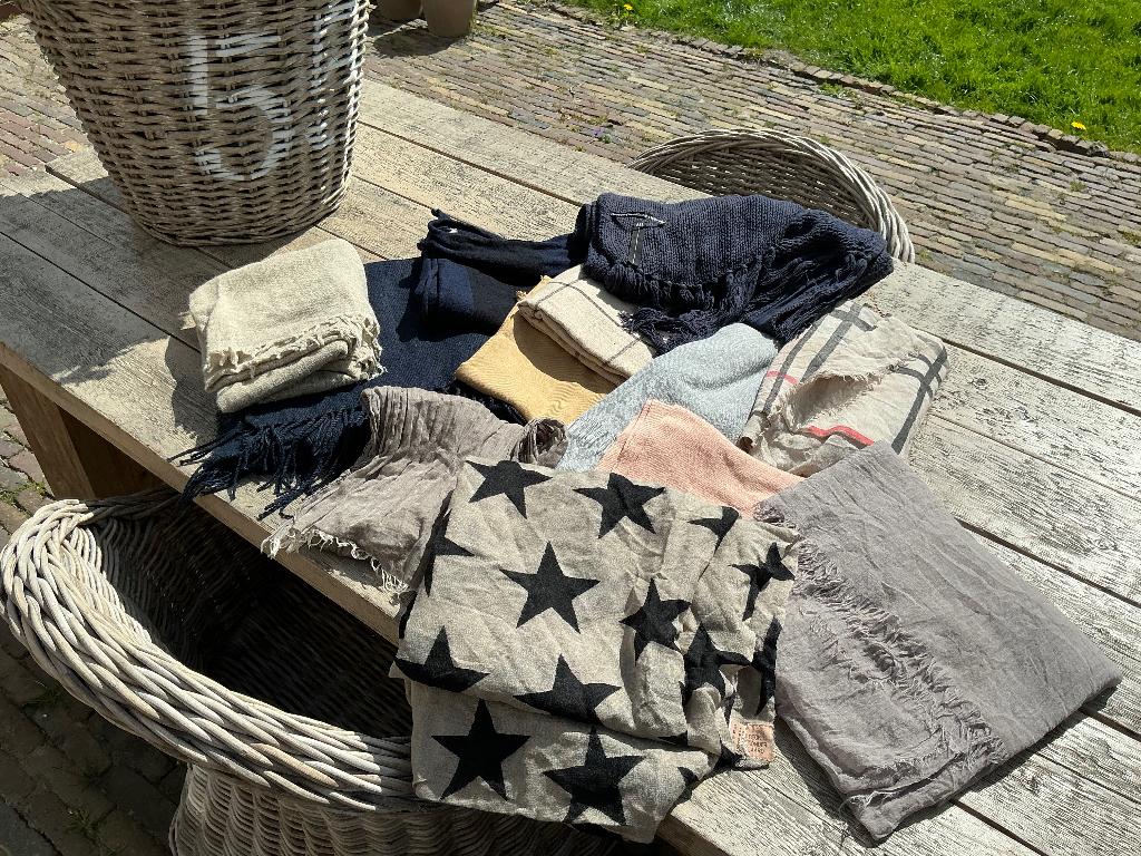 Pakket sjaals, 12 stuks, Maat 38/40 (M), Penn & Ink, Ophalen of Verzenden, Zo goed als nieuw