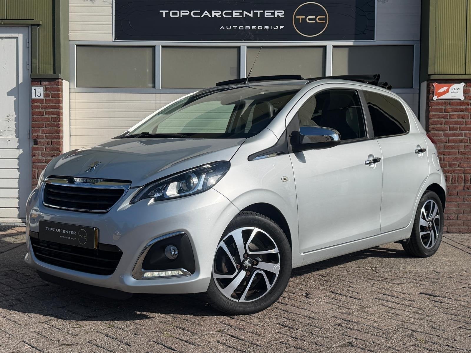 Peugeot 108 1.2 VTi Allure Top/OPENDAK/LEER/STOELV/CAMERA, Voorwielaandrijving, Euro 5, Gebruikt, 31 €/maand