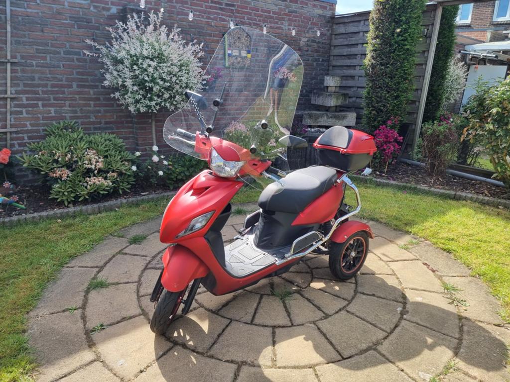 Move vigorous t415 scootmobiel 35km/u rijbewijsvrij, Gebruikt, 16 km/u of meer, 46 km of meer, Ophalen
