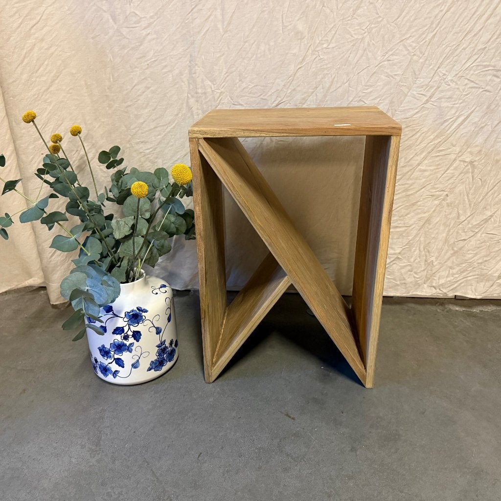 houten bijzettafel / lectuurbak - teak - Gratis bezorgd, TTM Wonen, Meubels – (Perzische) Tapijten en Woonaccessoires, Meerdere vakken