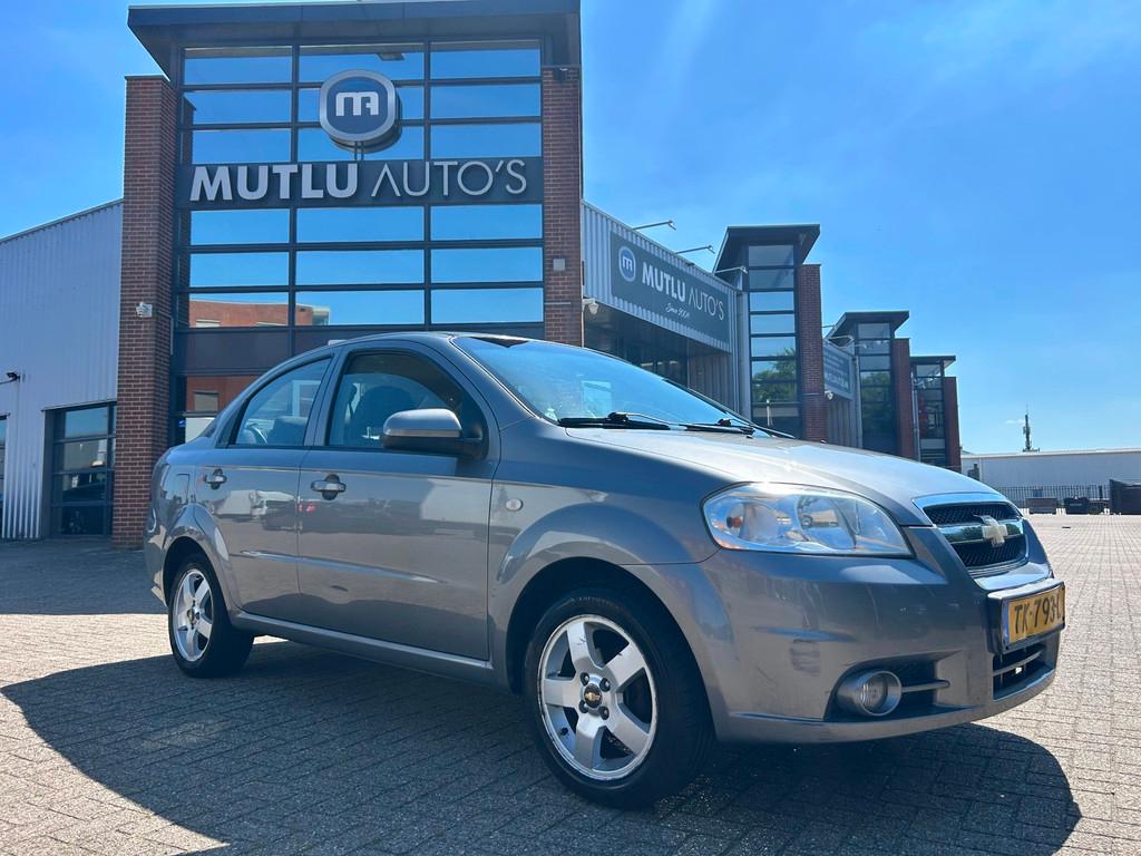 Chevrolet Aveo 1.4-16V Class Automaat Airco PDC APK SEDAN, Auto's, Chevrolet, 4 cilinders, 400 kg, 14 km/l, Bedrijf