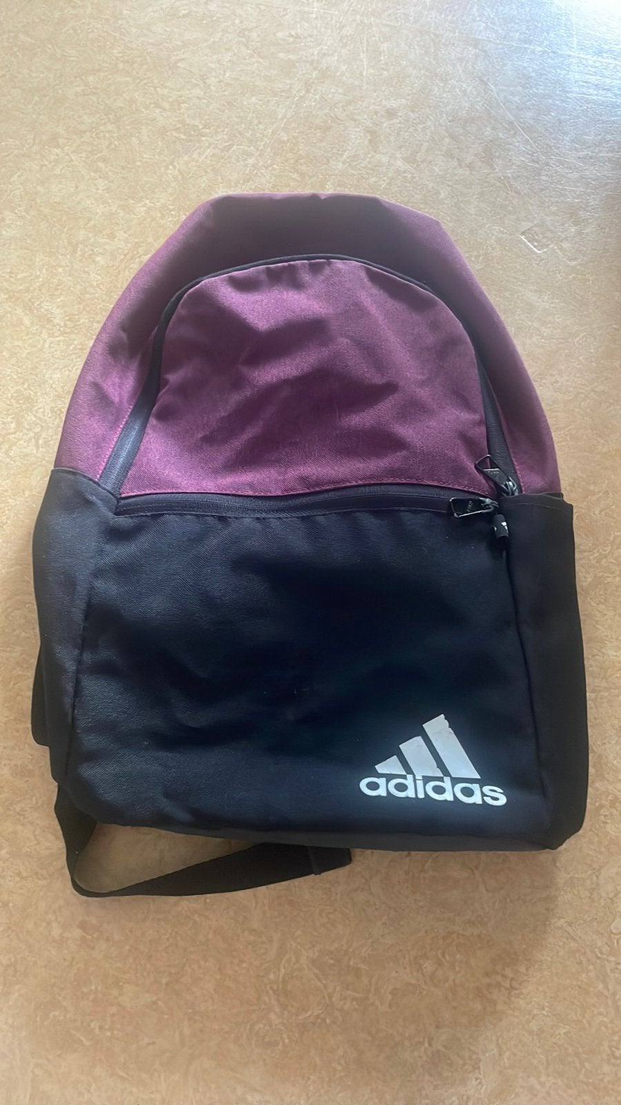 Paars zwarte schooltas, merk Adidas., Ophalen, Rugtas, Paars, Gebruikt