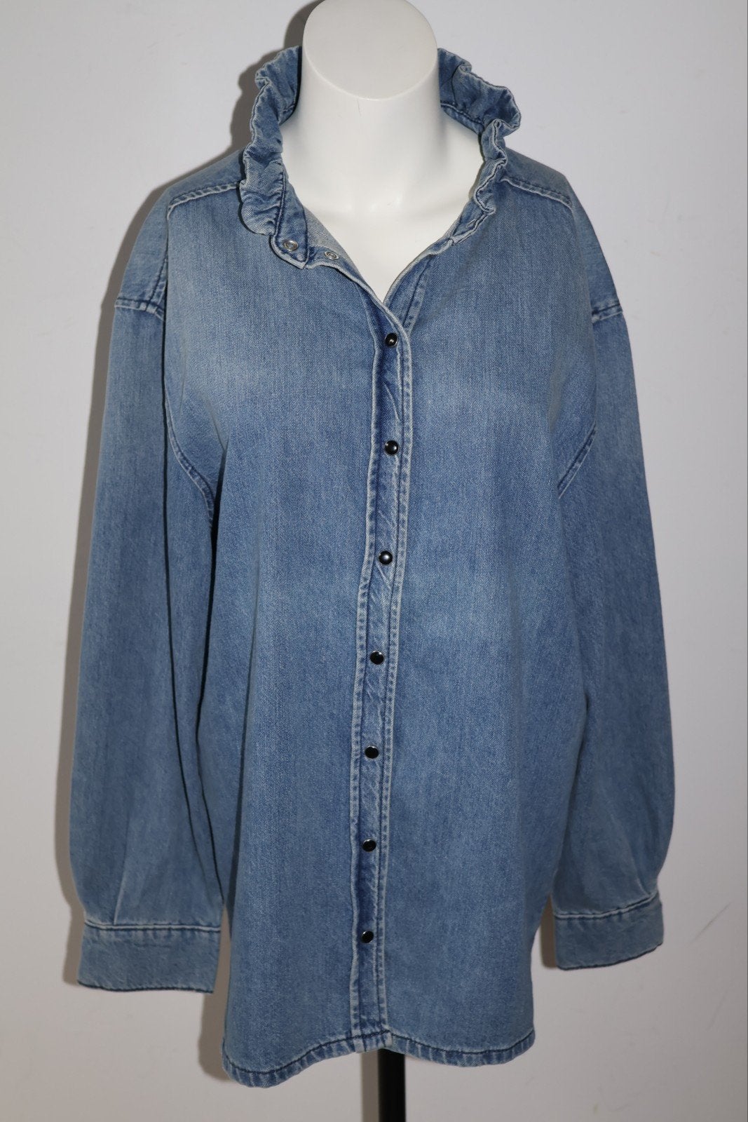 Ba&sh spijkerblouse maat 40 / L in prima staat, Kleding | Dames, Blouses en Tunieken, Ba&sh.nl, NL, Ophalen of Verzenden, Zo goed als nieuw