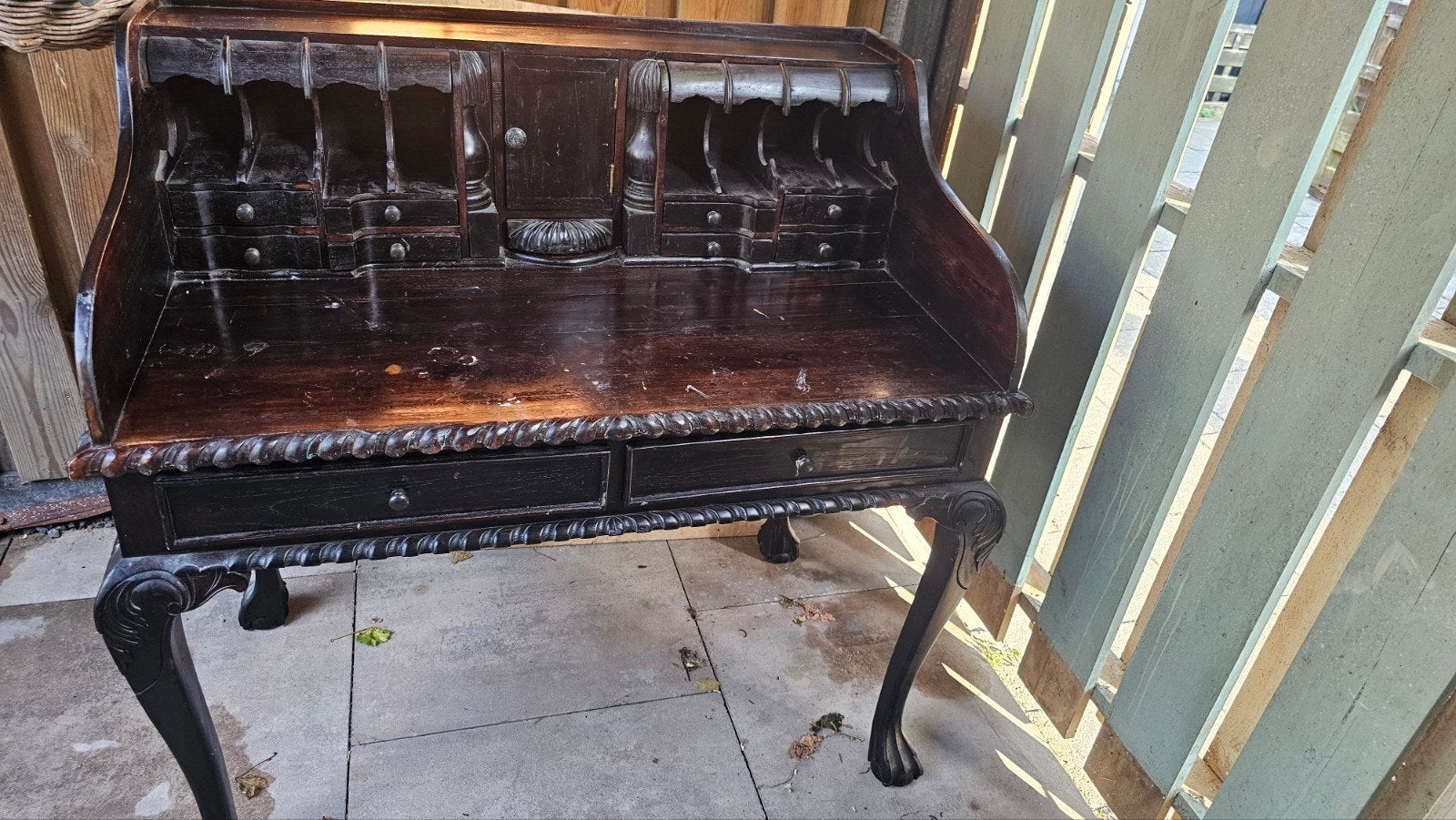 Antiek houten secretaire met lades en snijwerk, Ophalen