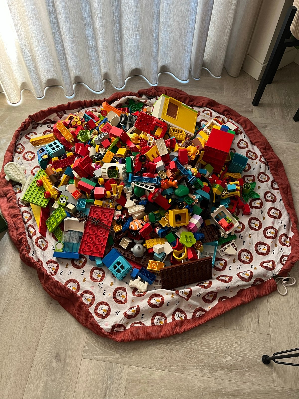16,1 KG Duplo met grondplaten, kist en speelkleed, Kinderen en Baby's, Speelgoed | Duplo en Lego, Ophalen, Inclusief minifiguren