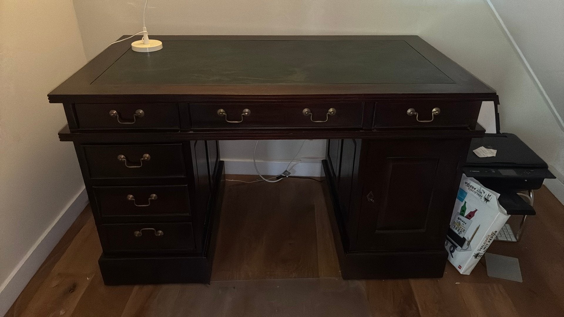 Vintage klassiek Engels bureau., Ophalen, Gebruikt, 135 cm, 75 cm