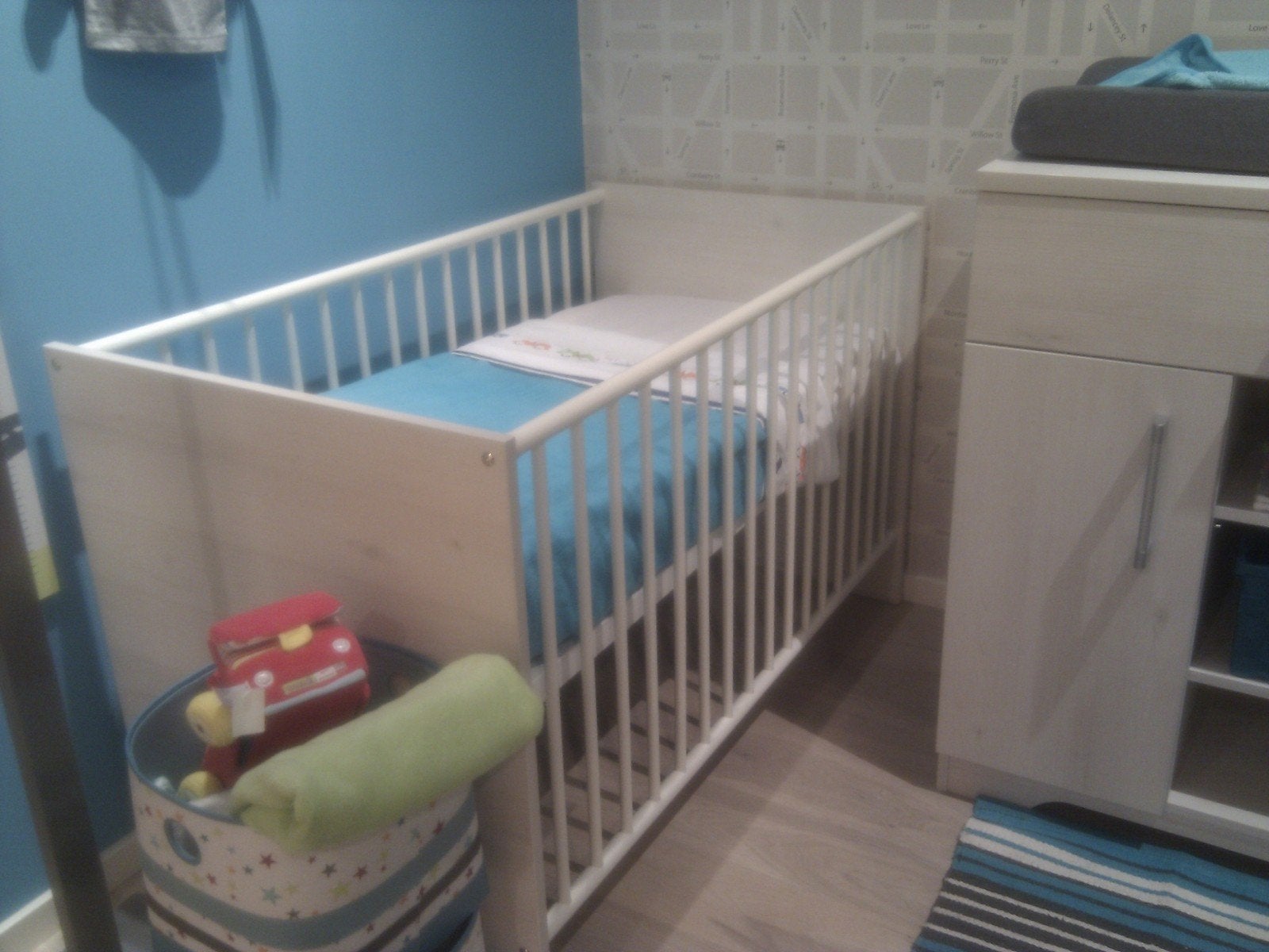 Babykamer set: Ledikant, Commode en Kledingkast, Gebruikt, 70 tot 85 cm, 140 tot 160 cm, Ophalen