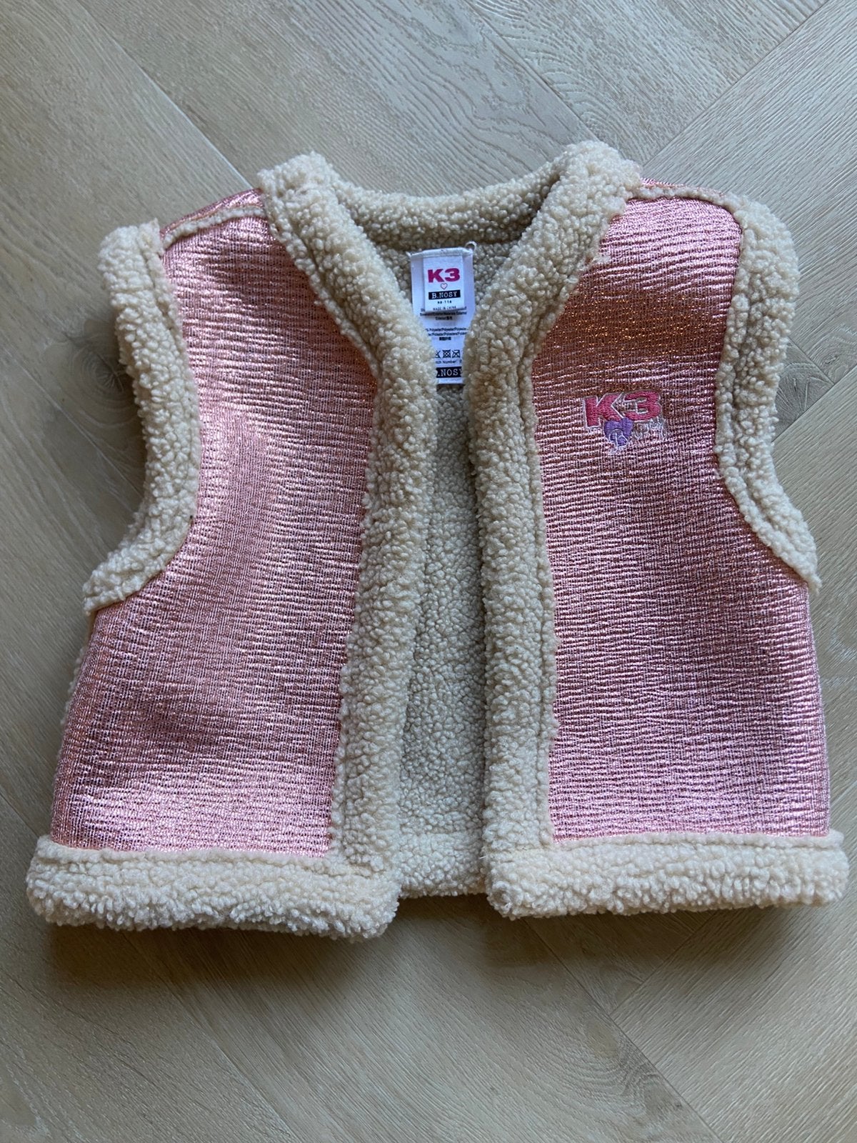 B.Nosy gillet, k3 editie 98-116, Kinderen en Baby's, Ophalen of Verzenden, Zo goed als nieuw, Meisje, Jas